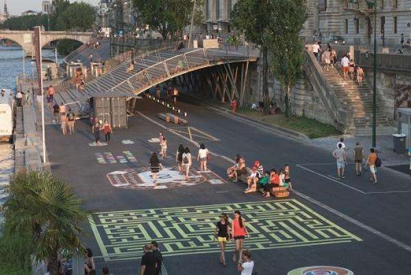 Paris River Banks offering a cinematic experience